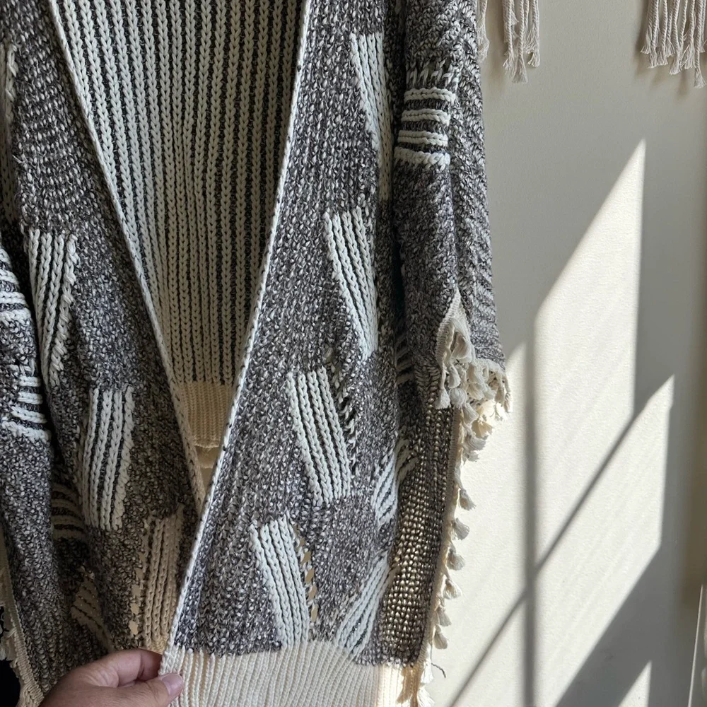 Anthropologie Black and Cream Knit Poncho - Picture 4 of 13